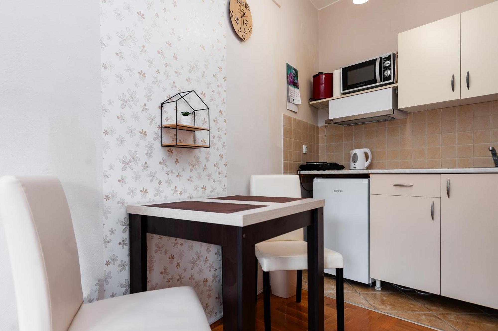 Momo'S Studio Apartment Σουμπότικα Εξωτερικό φωτογραφία